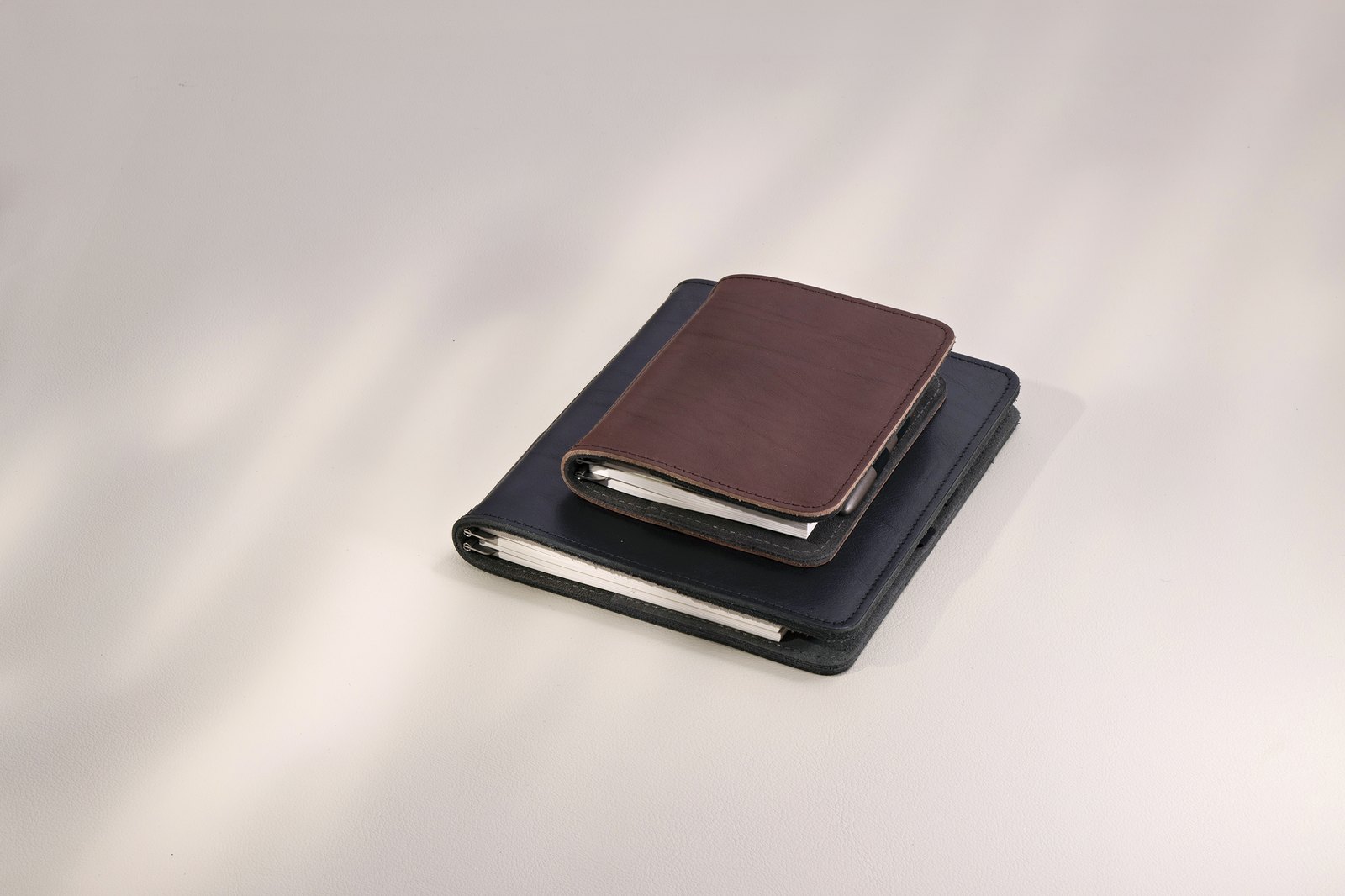 Roterfaden Taschenbegleiter WK_12 (size S, dark brown)