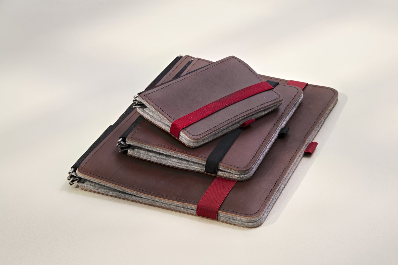 Roterfaden Taschenbegleiter BS_20 (Leather Organizer, size S)